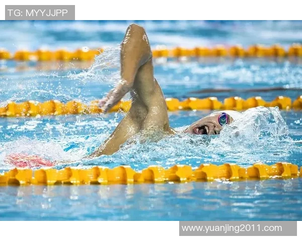 自由泳速度提升秘诀：科学训练与技巧分析助力游泳表现优化